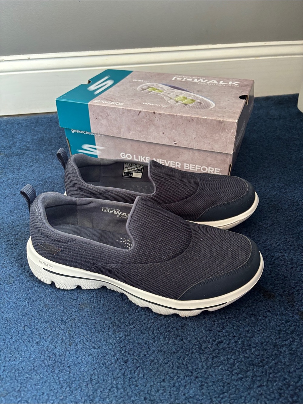 Skechers Slip-Ons *Go Walk* woman’s shoes sz 8 goga mat